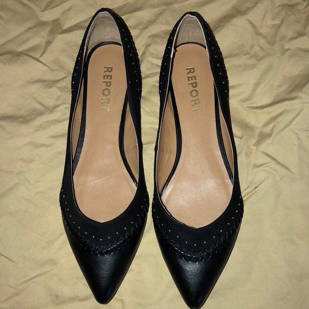 Report women’s flats